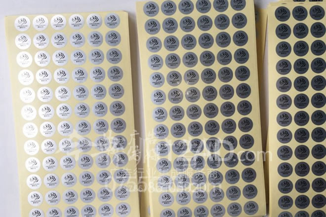 圆形银底黑字不干胶整版成品